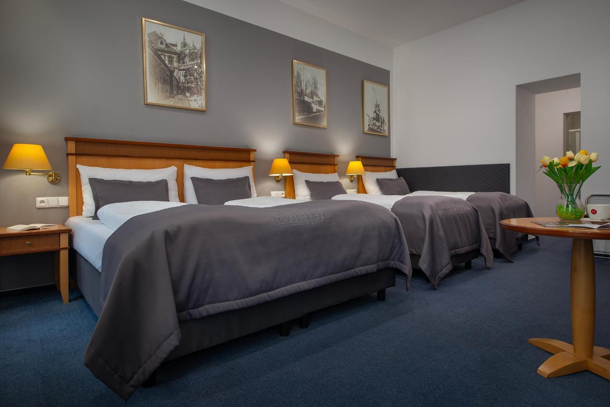 Prague Season Hotel Екстериор снимка