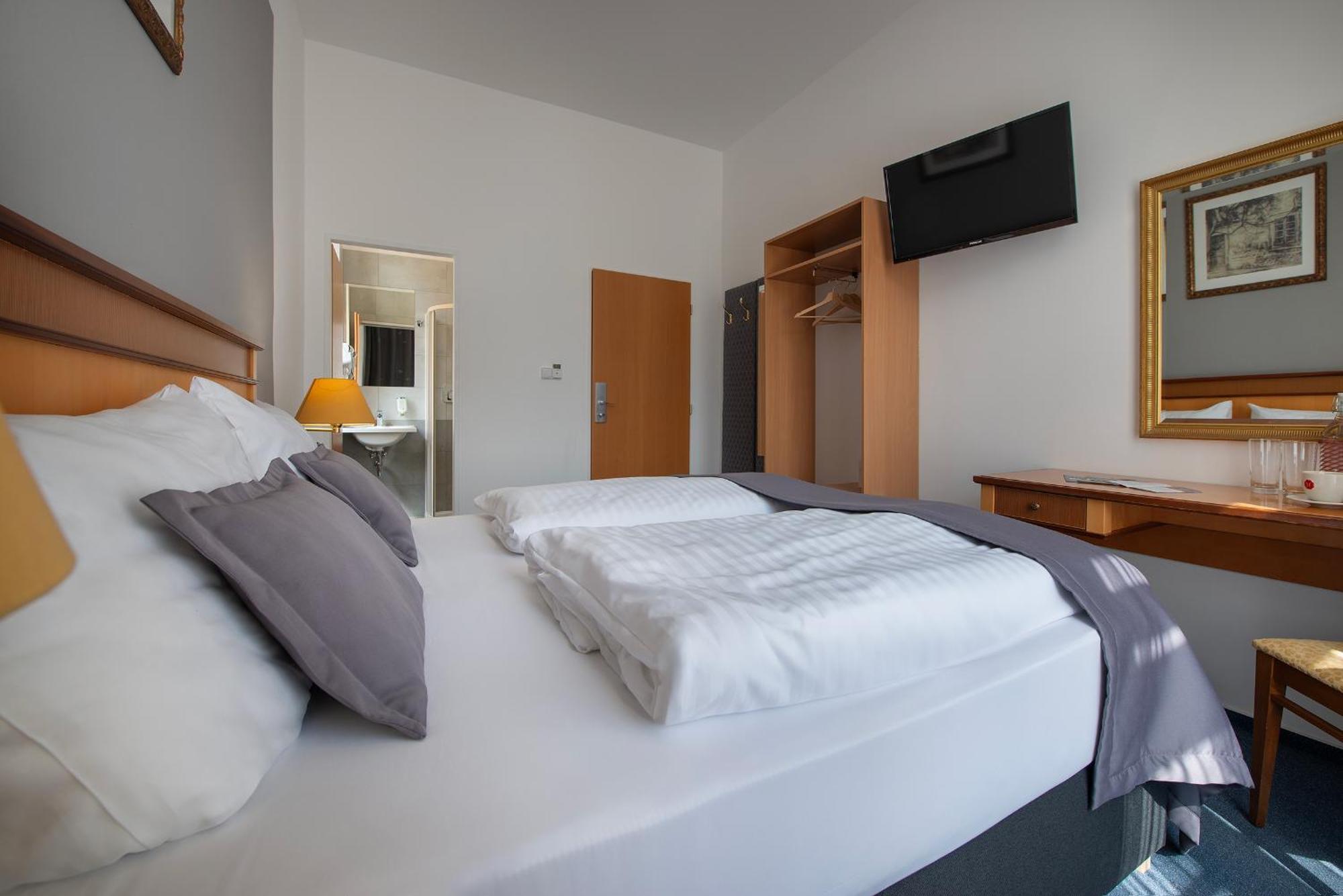Prague Season Hotel Екстериор снимка
