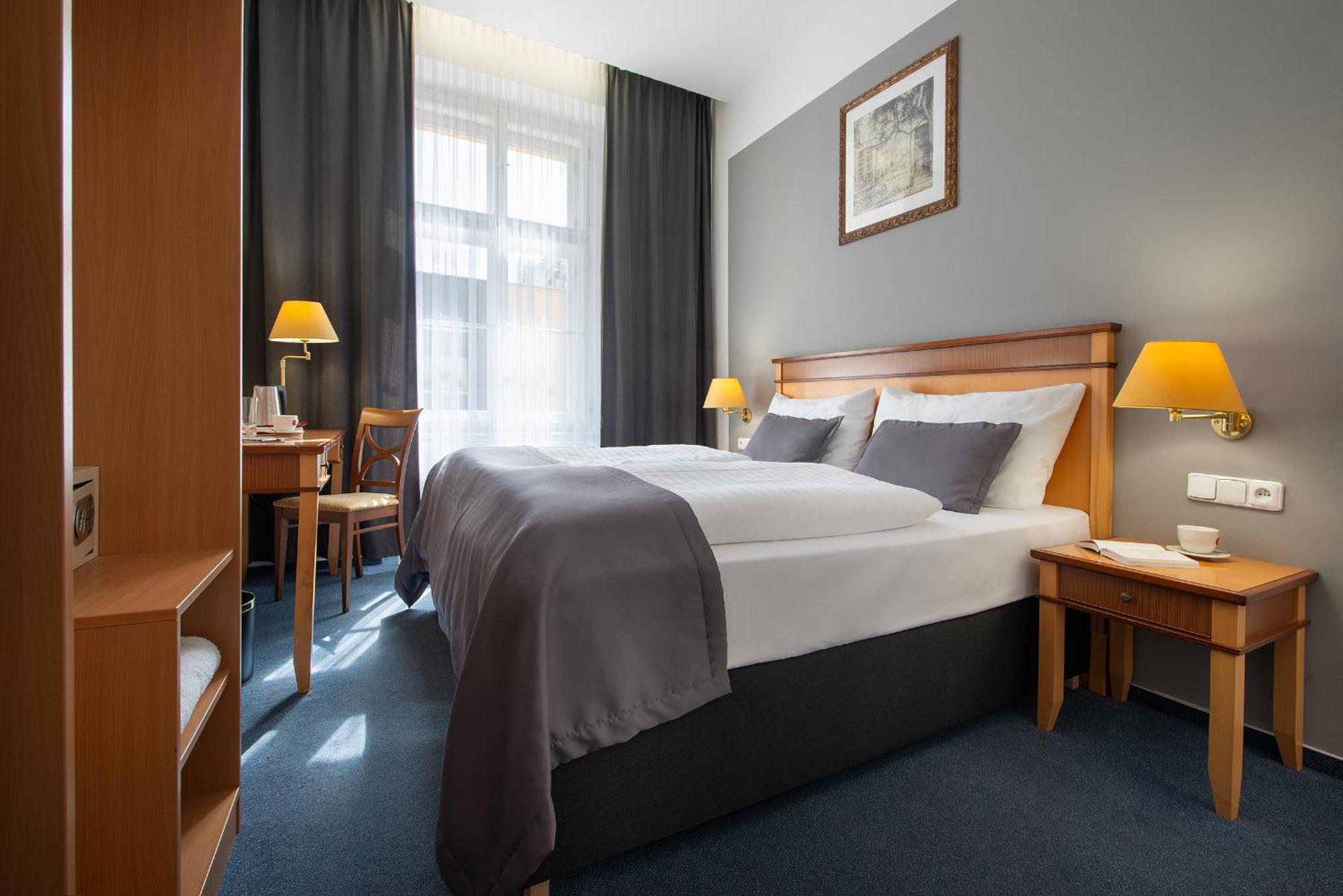Prague Season Hotel Екстериор снимка