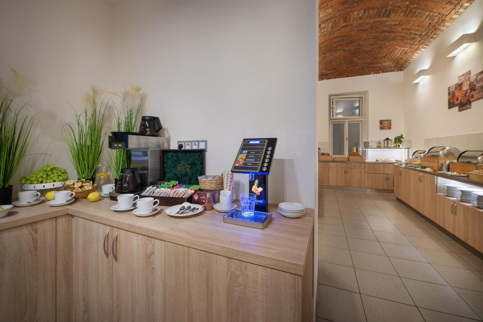 Prague Season Hotel Екстериор снимка