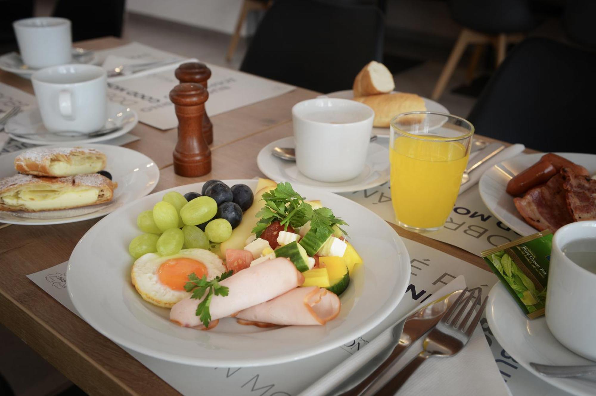Prague Season Hotel Екстериор снимка