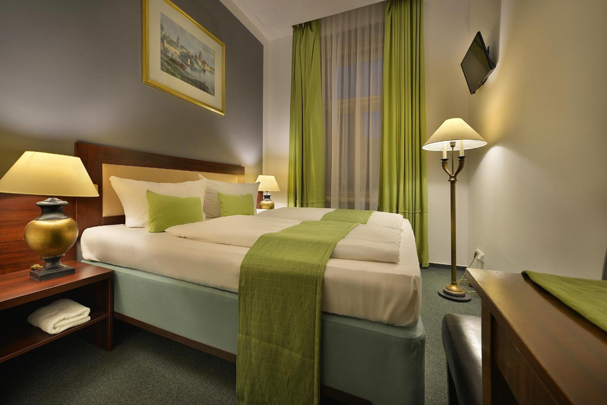 Prague Season Hotel Екстериор снимка
